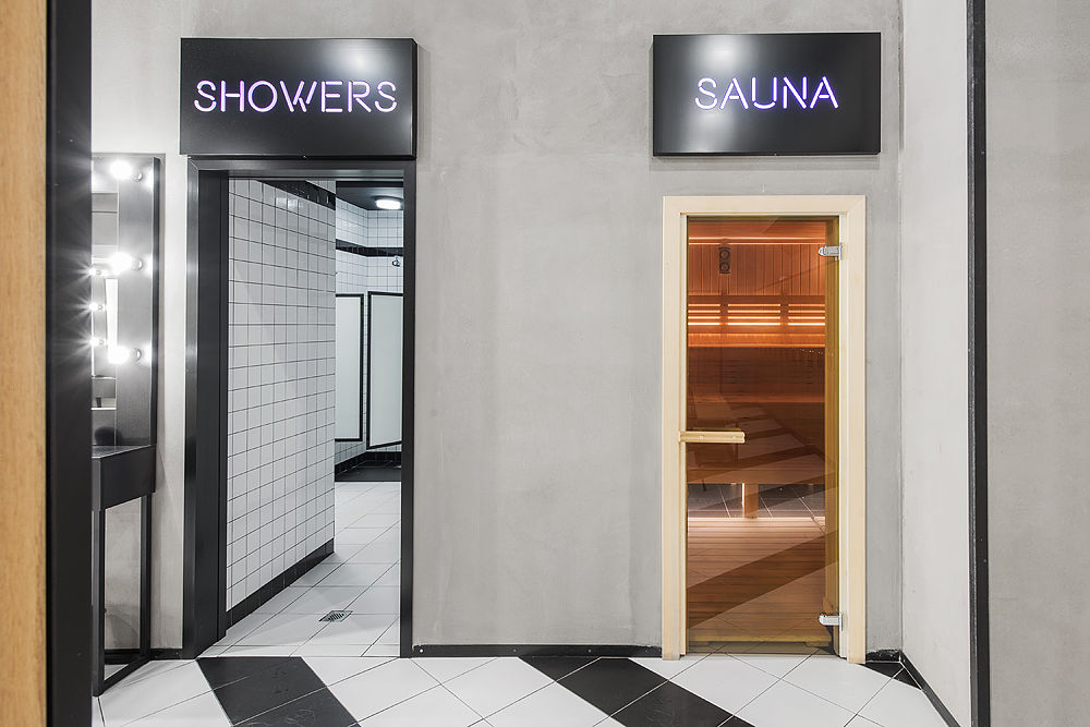 Фото Суцільноскляні двері