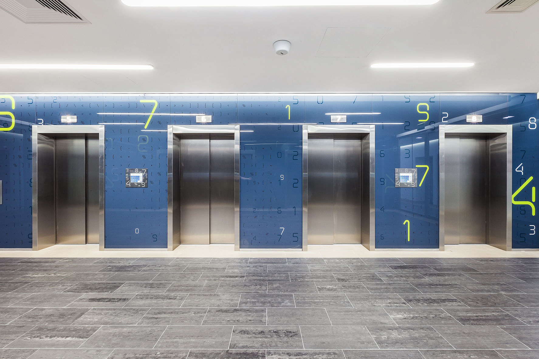 Фото Облицювання склом