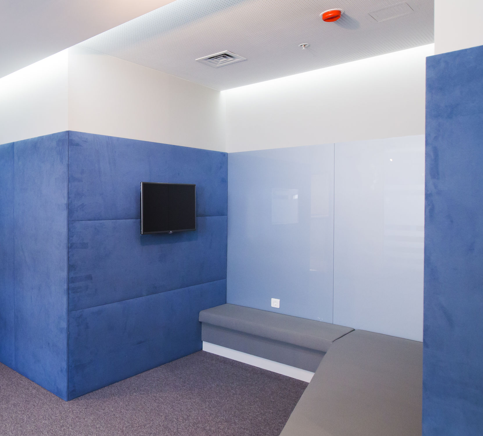 Фото Облицювання склом