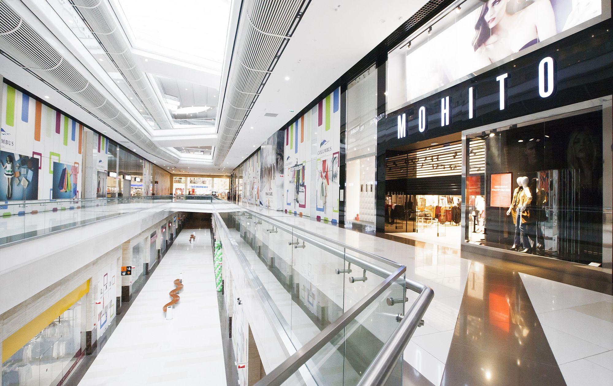 Фото Суцільноскляні перегородки NAYADA-Crystal