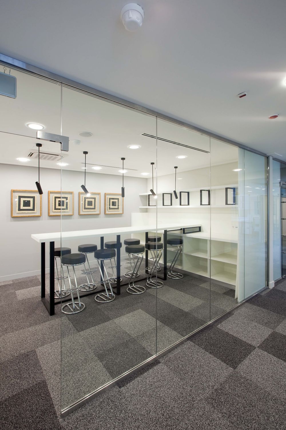 Фото Суцільноскляні перегородки NAYADA-Crystal