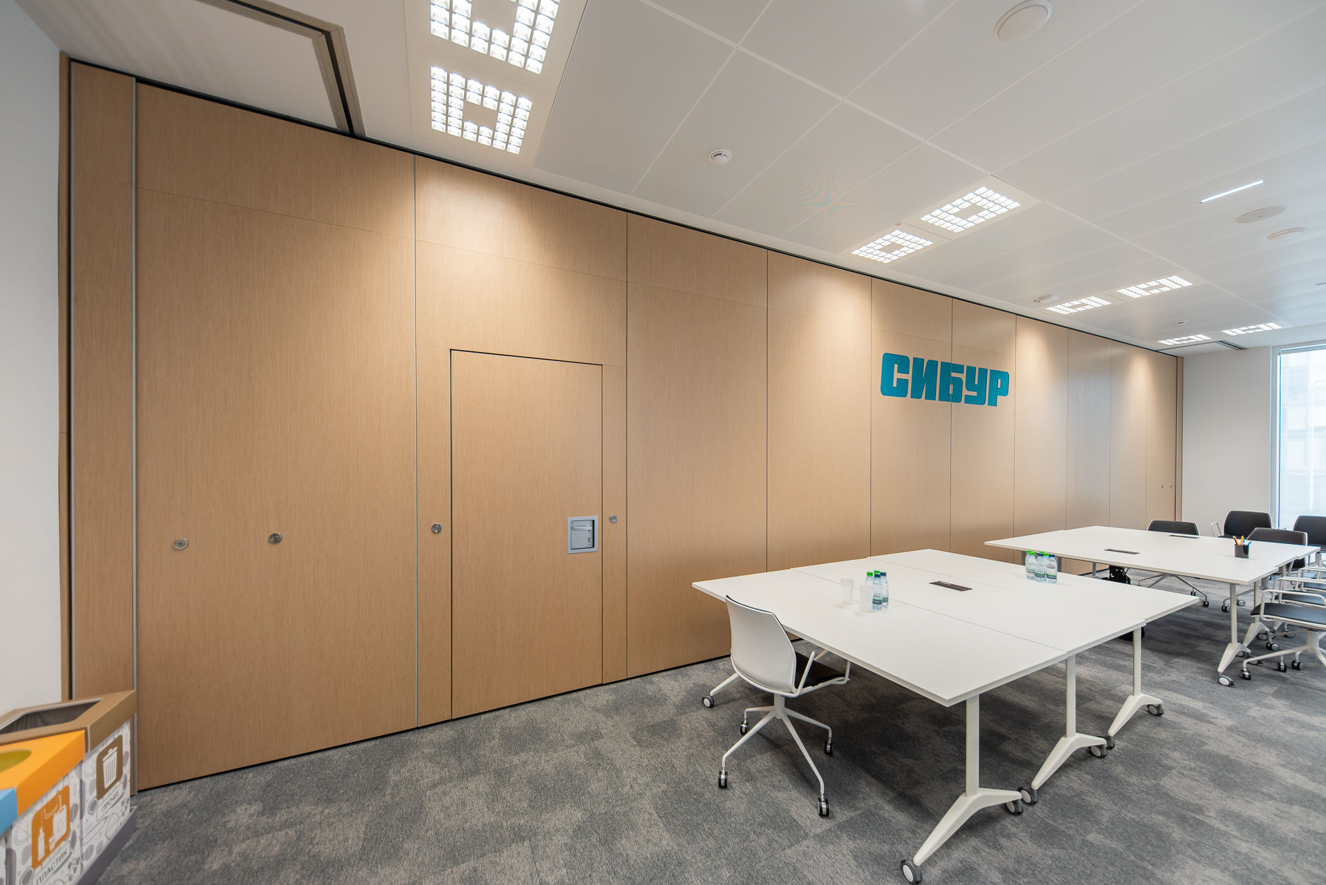 Фото Розсувні перегородки NAYADA Hufcor