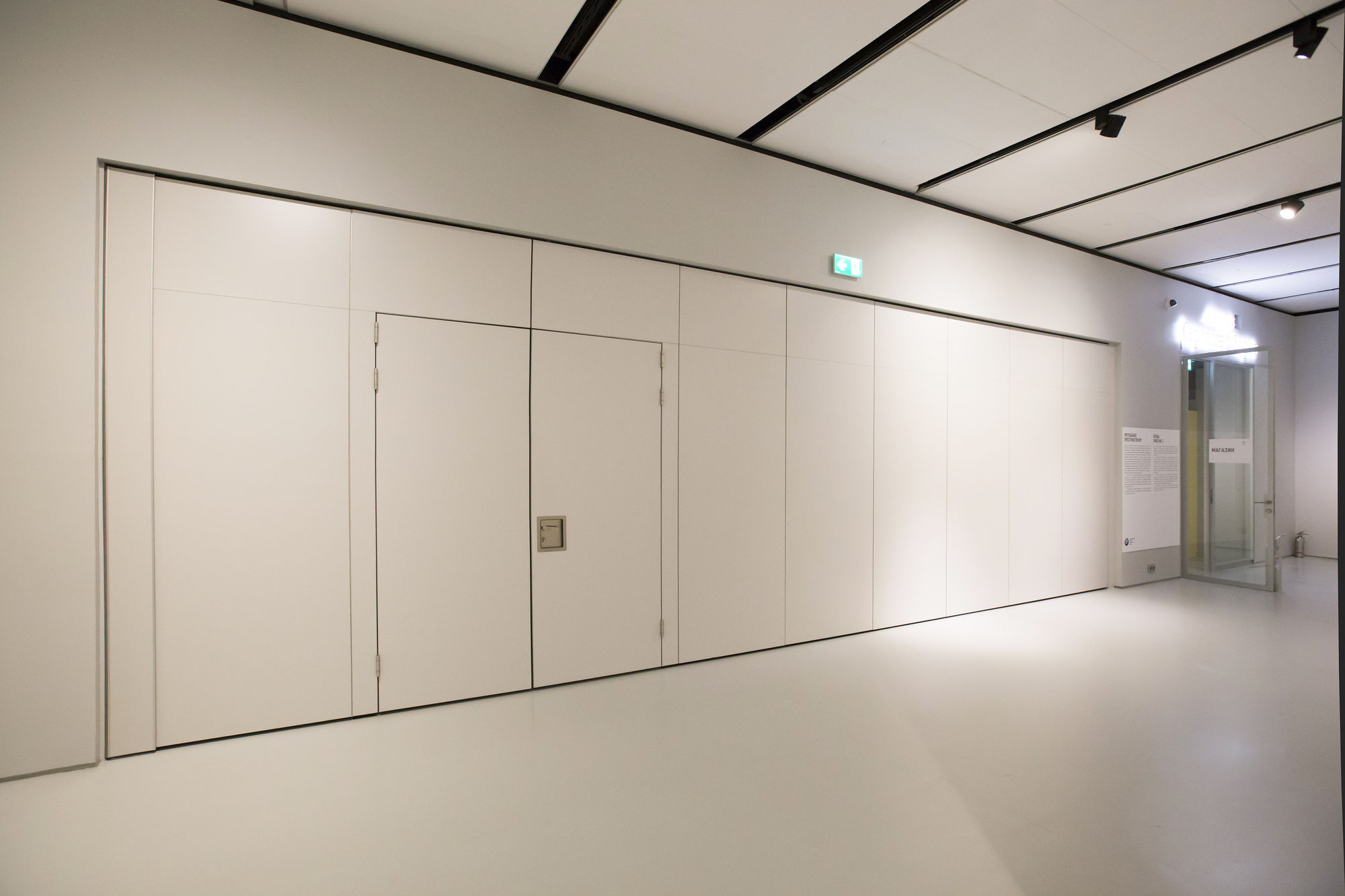 Фото Розсувні перегородки NAYADA Hufcor