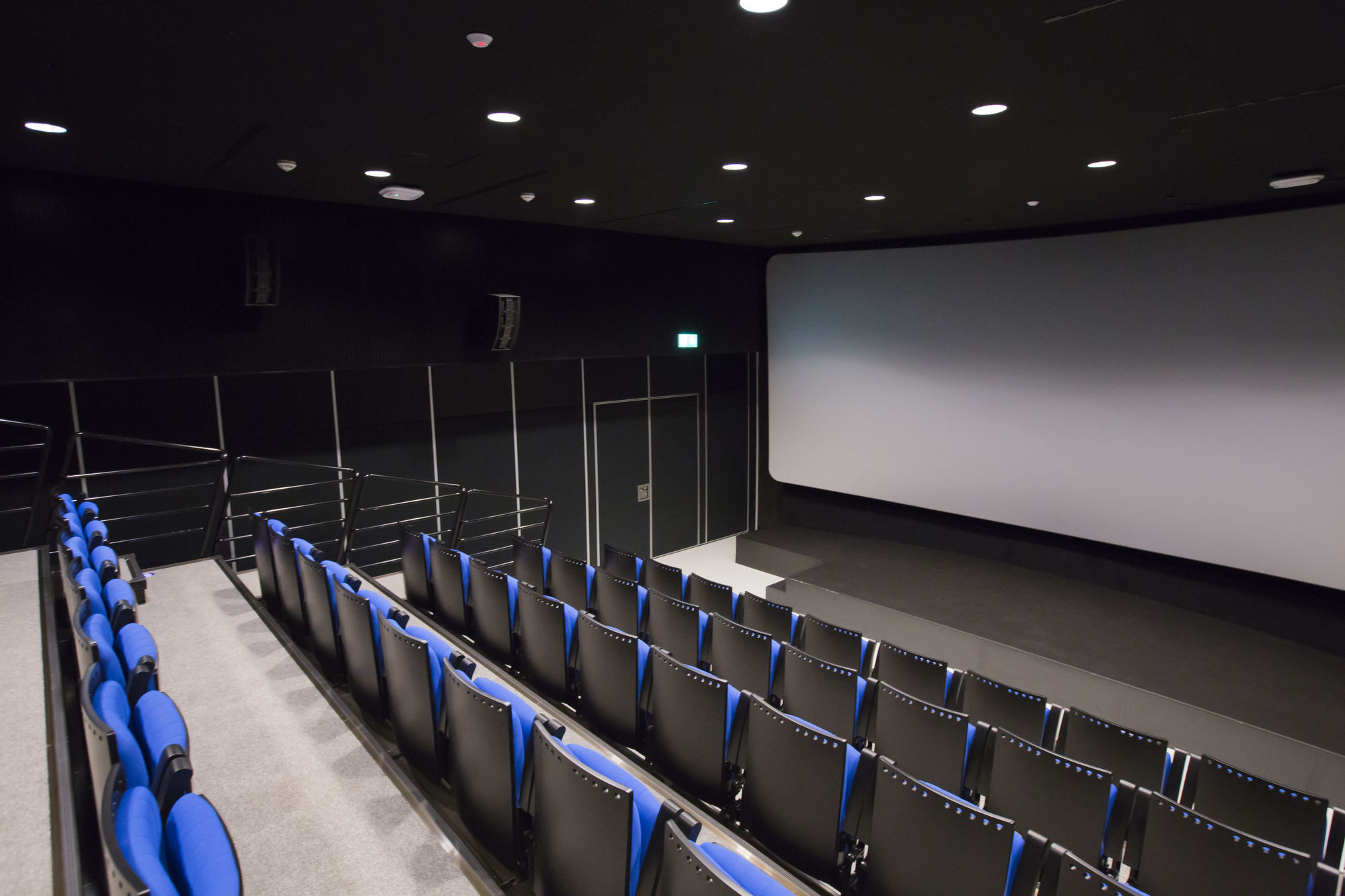 Фото Розсувні перегородки NAYADA Hufcor