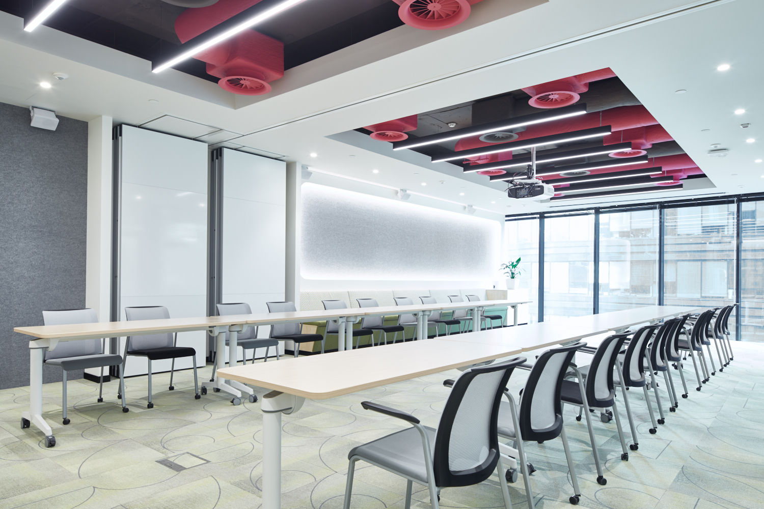 Фото Розсувні перегородки NAYADA Hufcor