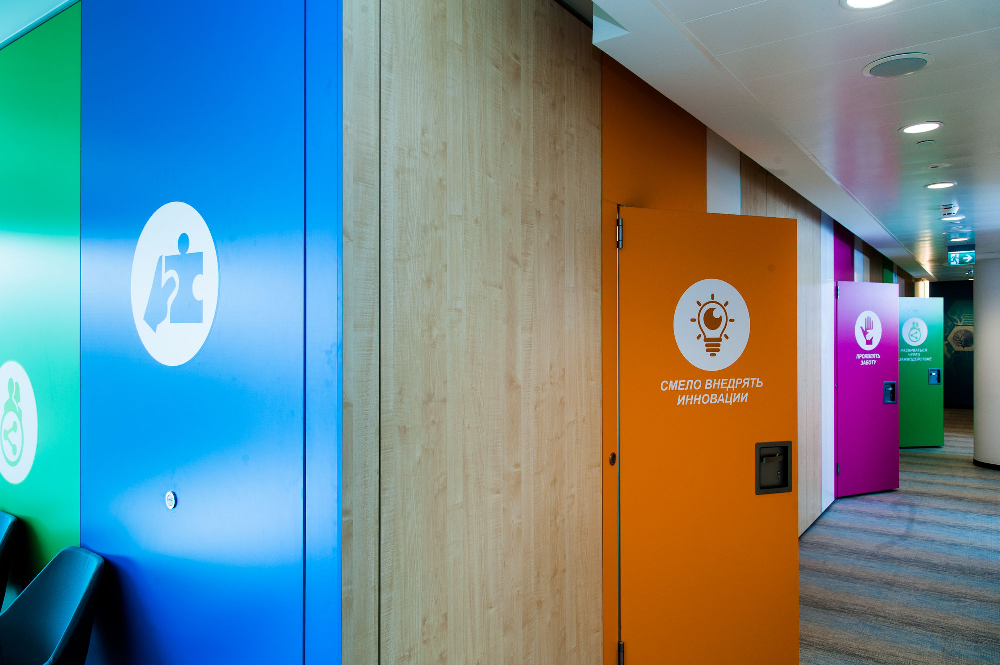 Фото Розсувні перегородки NAYADA Hufcor