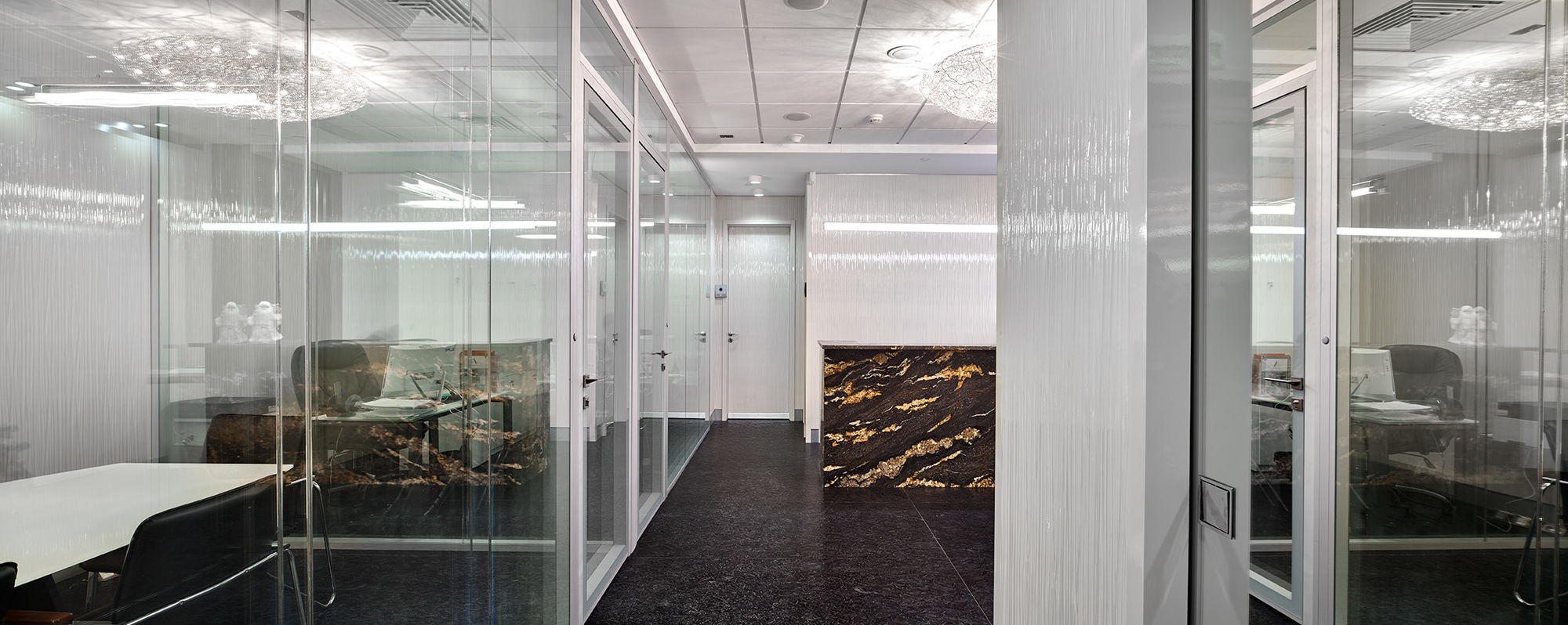 Фото Стаціонарні перегородки NAYADA-Twin зі звукоізоляцією