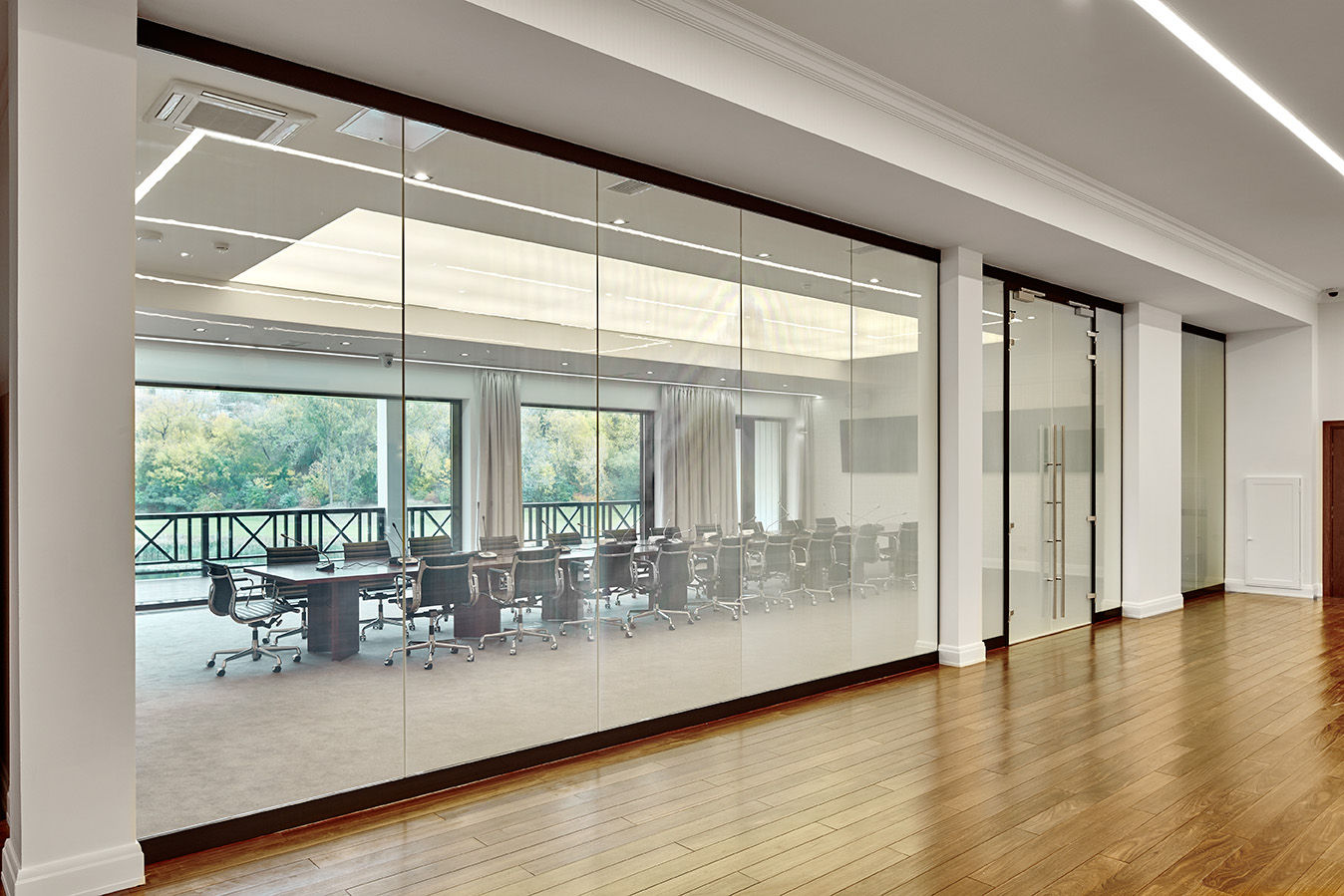 Фото Скло зі змінною прозорістю NAYADA SmartGlass