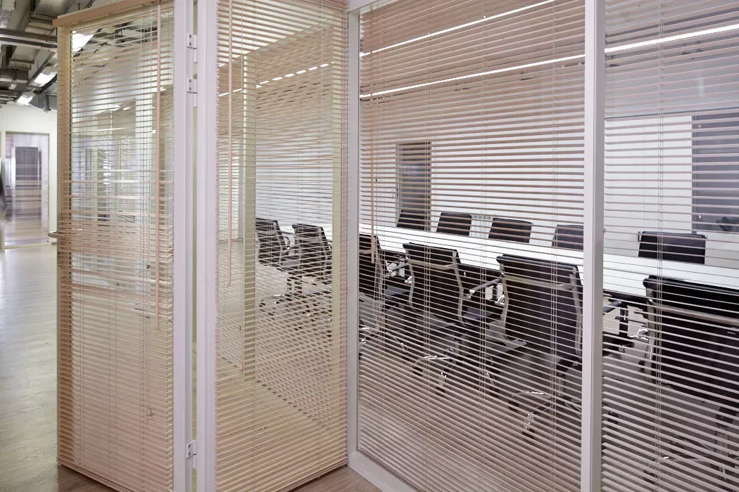 Фото Алюмінієві перегородки зі склом NAYADA-Standart