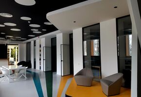 Двері SLIM в проекті Компанія Nayada прийняла участь в створенні корпоративного коворкінг-центра «Між Вухами».
